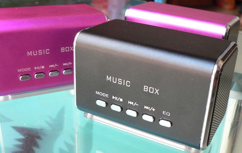 佛山哪里有電子產品批發(fā)市場,本人批發(fā)插卡小音箱